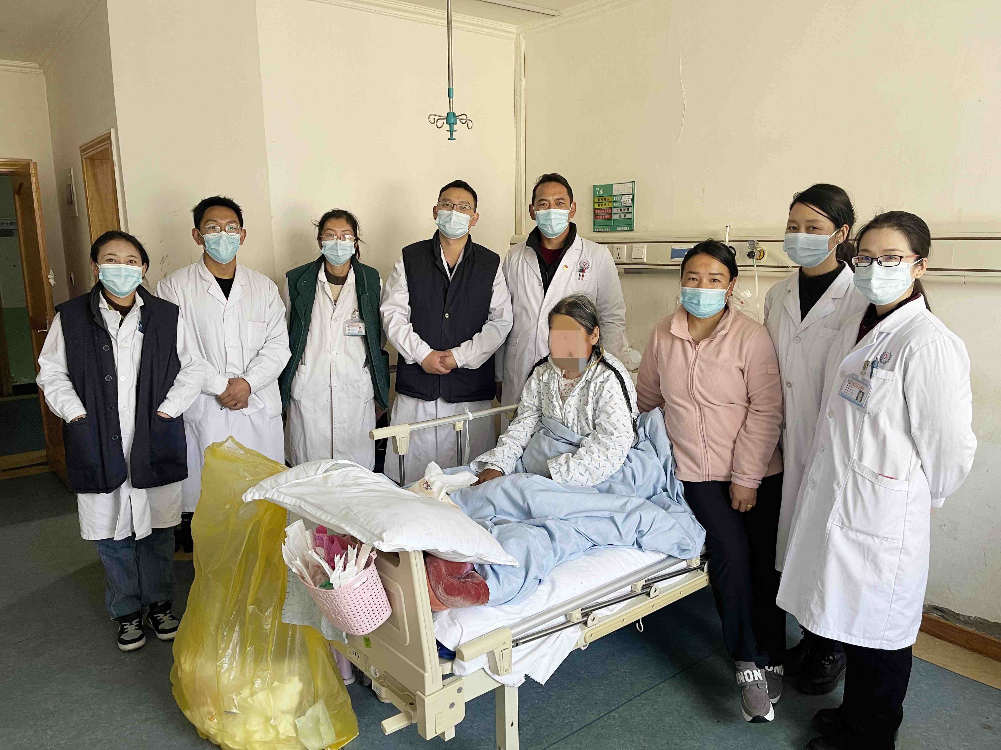 西藏自治区首例！援藏专家章文博成功完成一例口腔颌面修复重建手术