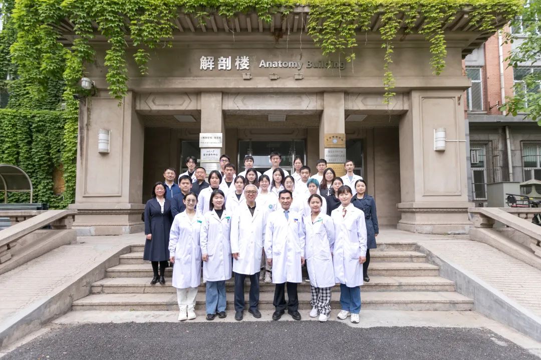 启明思创导师俞光岩专题思政课：传承厚道精神 感恩无言良师