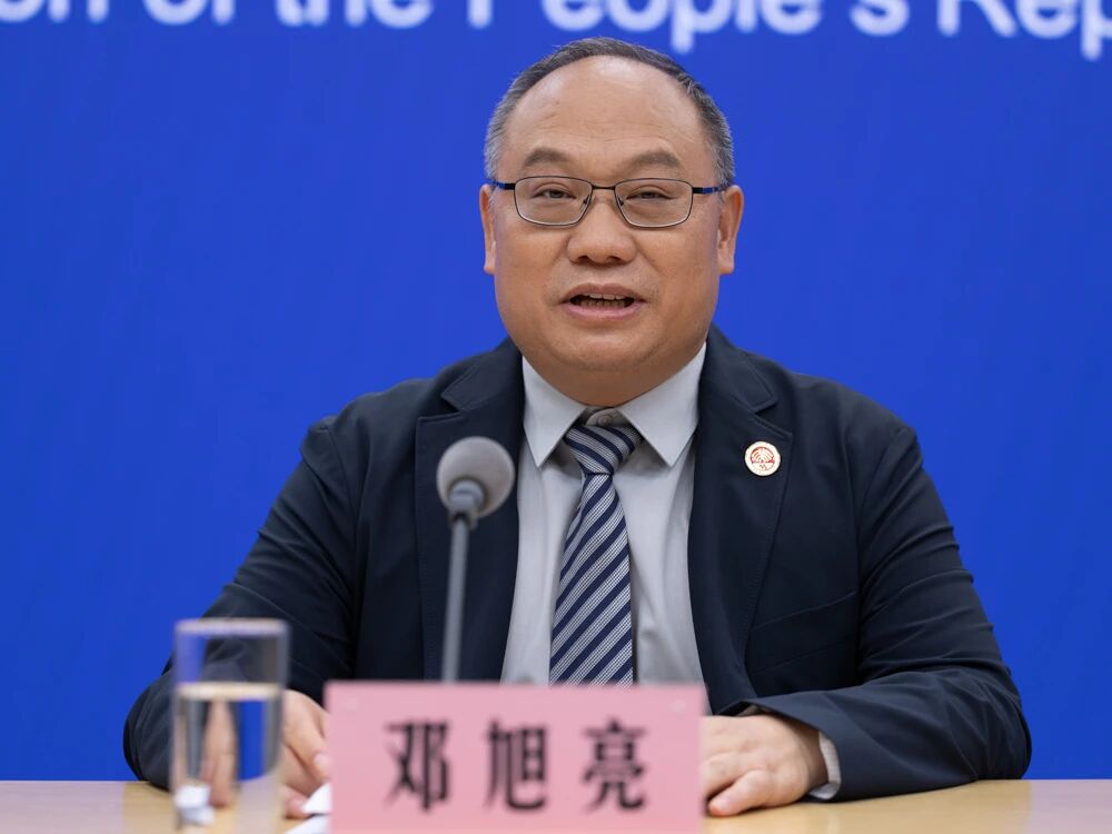 北大口腔邓旭亮院长参加国家卫健委新闻发布会，介绍“时令节气与健康（白露）”有关情况