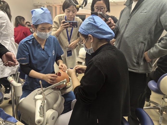 北京大学口腔医院护理部举办口腔显微镜应用技术护理研修班（二期）